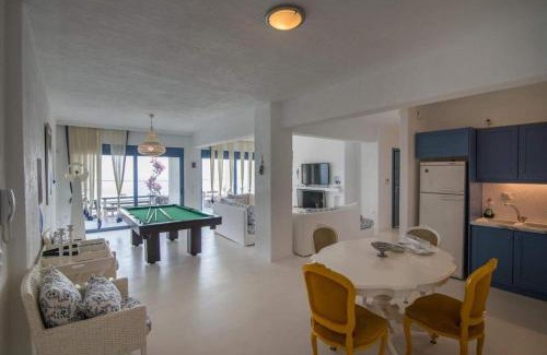 Katakali Apartamento | White Blue Luxury Villa 1