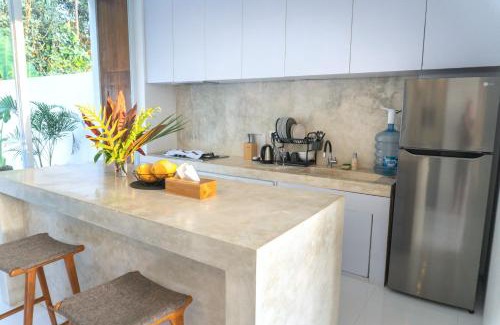 Lodtunduh Villa | White butterfly Villa, Kitchen & Pool, Quiet Ubud
