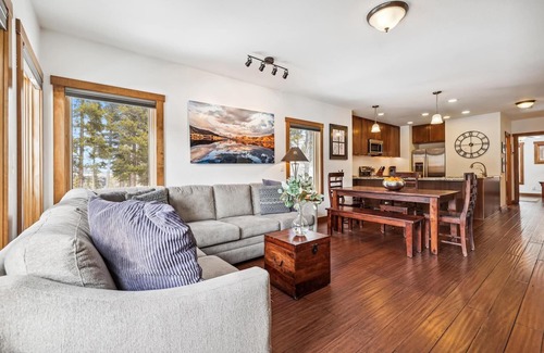 Warrior's Mark West Casa | White Cap Lodge: 4 BR / 3 BA townhome en Breckenridge, capacidad para 9
