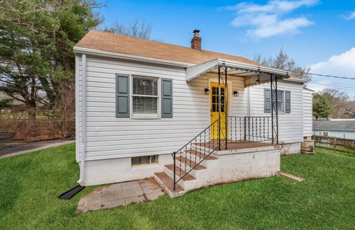 Newark Casa | White Clay Creek Cottage