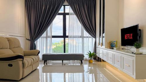 Gua Apartamento | White Cozy Home near IOI City Mall with Netflix