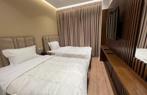 Kamez Hotel | WHITE CROWN HOTEL