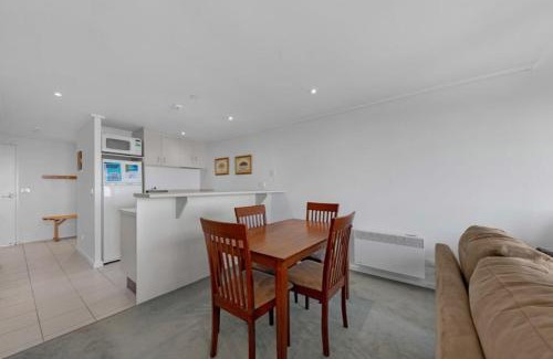 Hotham Heights Apartamento | White Crystal 209
