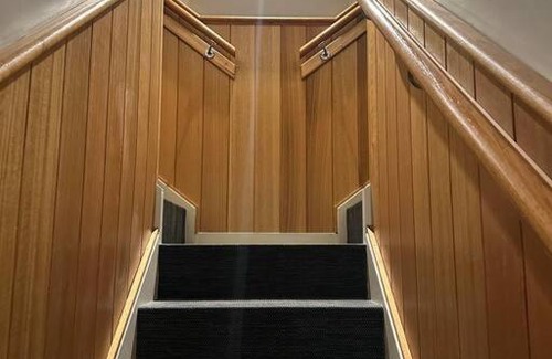 Hotham Heights Apartamento | White Crystal 210