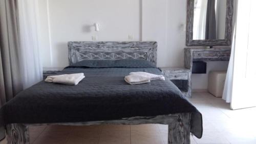 Folegandros Apartamento | White Cycladic serenity