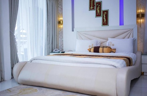 Ofin Hotel | WHITE DECK BEACH RESORT