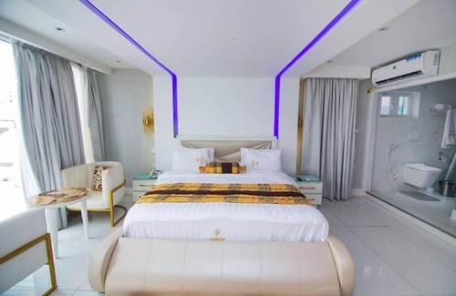 Ofin Hotel | WHITE DECK BEACH RESORT