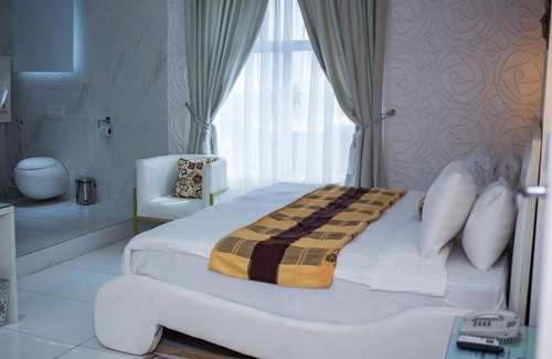 Ofin Hotel | WHITE DECK BEACH RESORT