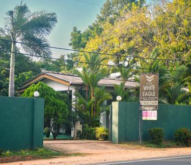 Inamaluwa Hotel | White Eagle Hotel