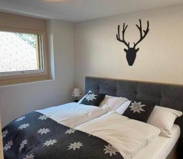 Busserach Apartamento | White Flake