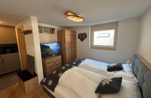 Busserach Apartamento | White Flake