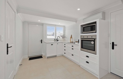 Ledge Point Casa | White Haven – a serene sanctuary, a blend of luxury,comfort and timeless style.