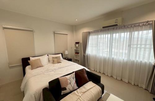 Chanthaburi Casa | White Haven - Homestay for Ladies, Couple, Family