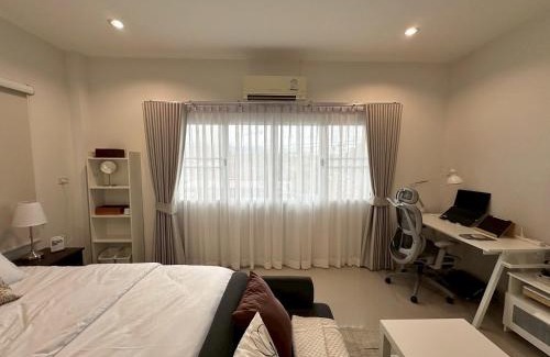 Chanthaburi Casa | White Haven - Homestay for Ladies, Couple, Family