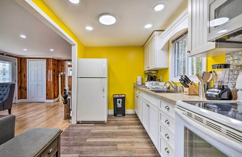 Hickory Hills Casa | White Haven Lakeside Home w/ Kayaks & Fireplace!