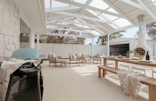 Port Willunga Casa | White Haven ~ Premium 6BR Retreat by the Sea