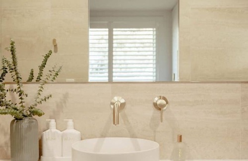 Port Willunga Casa | White Haven ~ Premium 6BR Retreat by the Sea