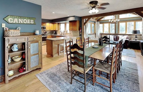 Blakeslee Casa | White Horse Lodge | Hot Tub, Fire Pit, Boat Slip
