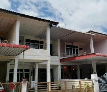 Central Seberang Perai Casa | White House 19 Room A