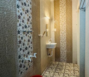 Mahabalipuram Beach Casa | White House Beach Stay