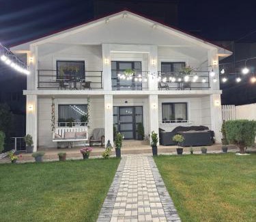 Costinesti Casa | White House Costinești