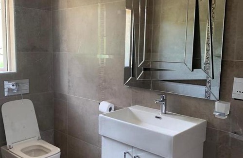 Scottburgh South Casa | White House lodge in Scotburgh