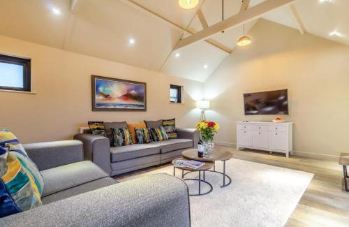 Halesworth Casa | White House Lodges - Nightingale