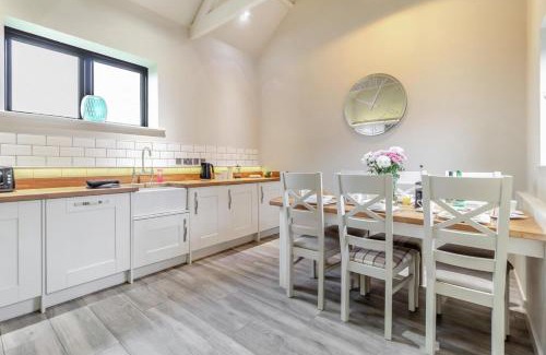 Halesworth Casa | White House Lodges - Nightingale