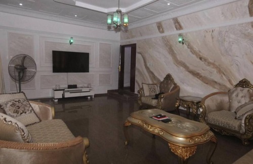 Benin City Casa | White House Service Apartment