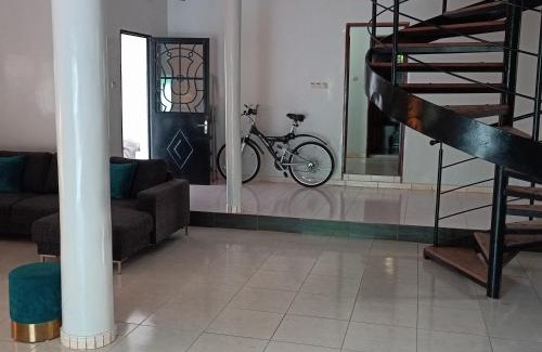 Ziguinchor Casa | White House