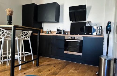 Henriville Apartamento | White House - THE SUNNY avec TERRASSE et PARKING privé - 20 min CENTRE