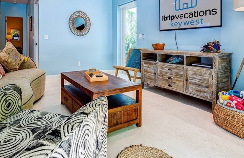 White Street Gallery District Casa | White Ibis: Charming 2BR Key West Home, Pool, Ideal for Downtown & Beach Fun, Dog-Friendly Retreat!