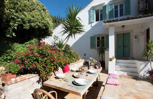 Ano Korakiana Casa | White Jasmine Cottage