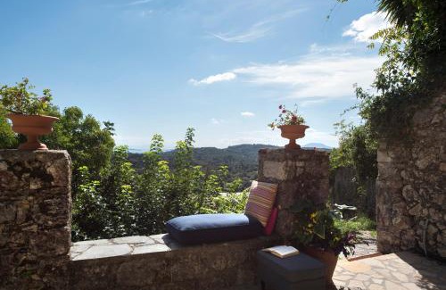 Ano Korakiana Casa | White Jasmine Cottage