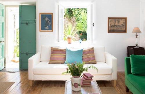 Ano Korakiana Casa | White Jasmine Cottage