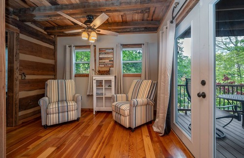 Sunset Cove Casa | White Oak Point | Historic, Lakefront Cabin on Lake Lure
