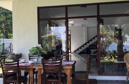 Hettimulla Casa | White Peacock Villa