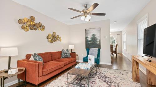 Asheville Casa | White Pine Red Bud Buyout by AvantStay 2 Home Buyout Sleeps 16