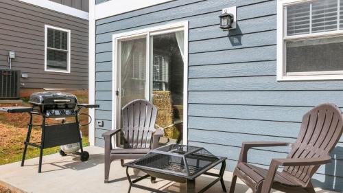 Asheville Casa | White Pine Red Bud Buyout by AvantStay 2 Home Buyout Sleeps 16