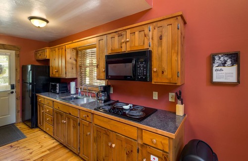 Millersburg Cabina | White Pine . Trailside Lodging