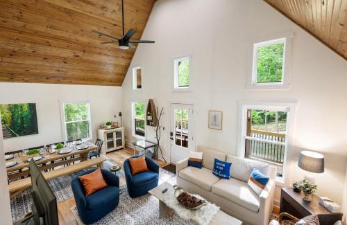 Clarkson Casa | White Pines Lodge- Wooded Retreat