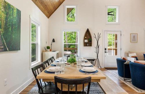 Clarkson Casa | White Pines Lodge- Wooded Retreat