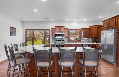 Brazeau Cabaña | White Potato Lake Waterfront Cottage, Family Friendly, NUEVA CONSTRUCCIÓN