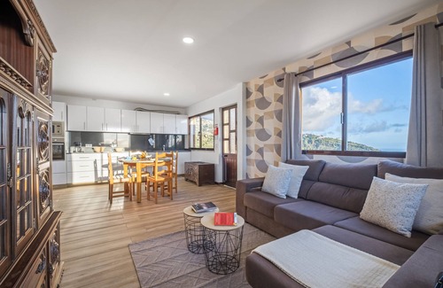 Calheta Chalet De Esquí | White Rabbit II by Madeira Sun Travel