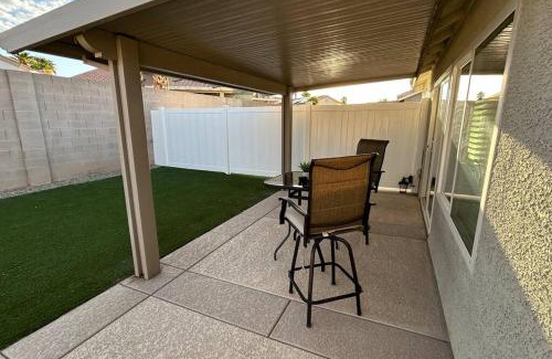 North Las Vegas Casa | White Residence