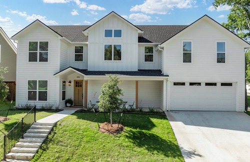 Waco Casa | White Retreat on Proctor - 3.5 Bathrooms!
