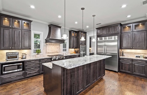 Lake Highlands Casa | White Rock Valley: Luxe 5-Bedroom Hideaway