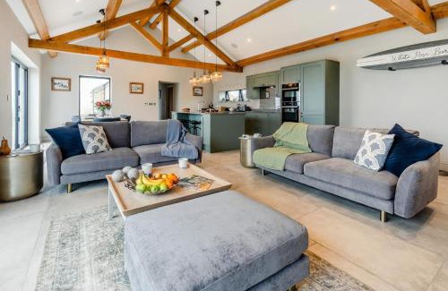 Mabe Casa | White Rose Barn