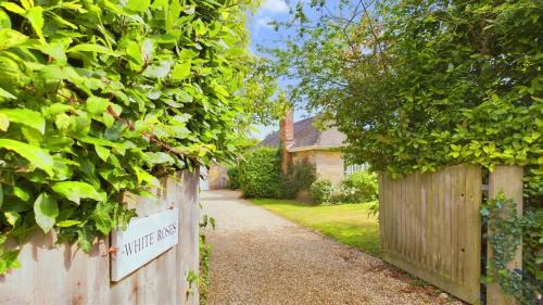 Bembridge Casa | White Roses