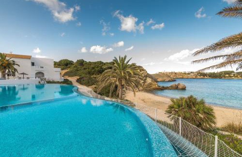 Arenal d'en Castell Apartamento | White Sands 4.20